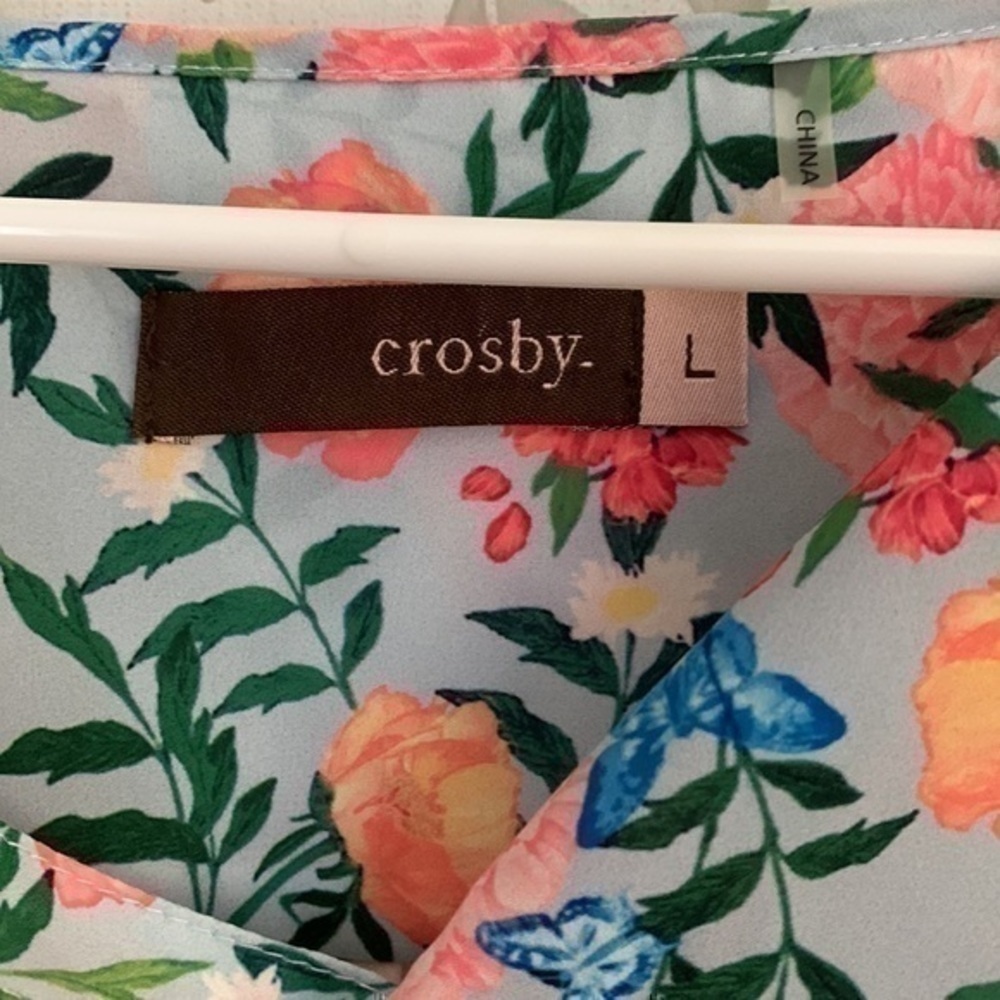 Crosby V Neck Floral Butterfly Blouse Size Large - Picture 3 of 5